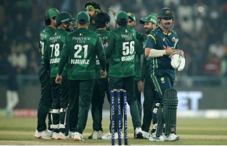 Pakistan Hand Australia Crushing 90-Run Defeat in Second T20I to Clinch Series